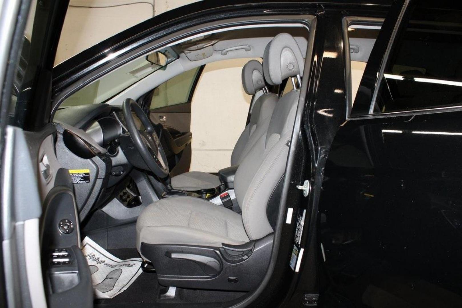 2018 Twilight Black /Gray Hyundai Santa Fe Sport 2.4 Base (5XYZT3LBXJG) with an 2.4L I4 DGI DOHC 16V engine, Automatic transmission, located at 15300 Midway Rd., Addison, TX, 75001, (972) 702-0011, 32.958321, -96.838074 - Photo#12