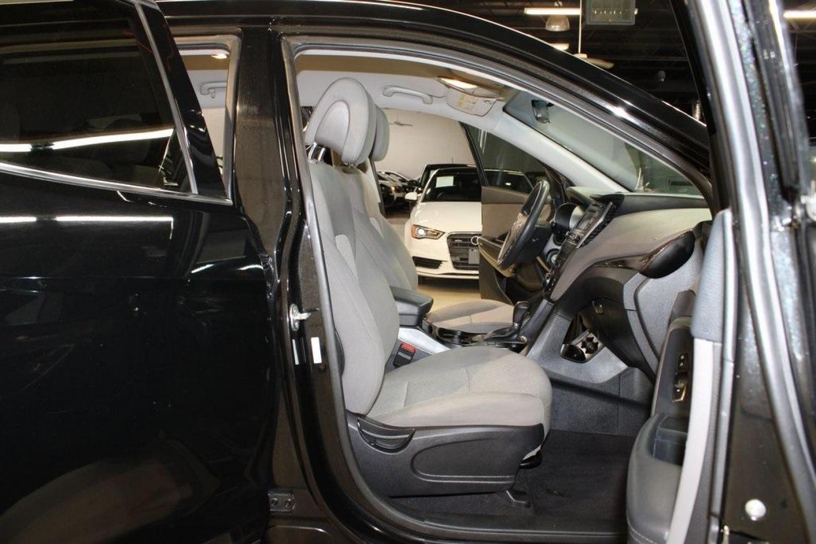 2018 Twilight Black /Gray Hyundai Santa Fe Sport 2.4 Base (5XYZT3LBXJG) with an 2.4L I4 DGI DOHC 16V engine, Automatic transmission, located at 15300 Midway Rd., Addison, TX, 75001, (972) 702-0011, 32.958321, -96.838074 - Photo#13