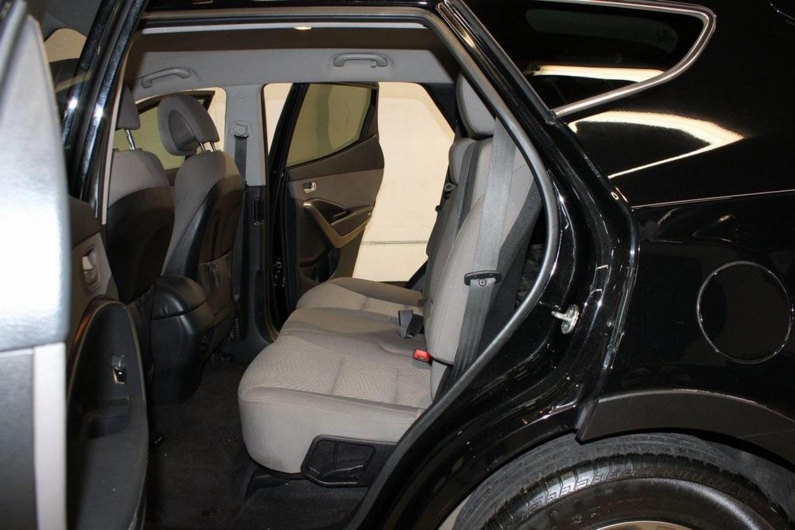 2018 Twilight Black /Gray Hyundai Santa Fe Sport 2.4 Base (5XYZT3LBXJG) with an 2.4L I4 DGI DOHC 16V engine, Automatic transmission, located at 15300 Midway Rd., Addison, TX, 75001, (972) 702-0011, 32.958321, -96.838074 - Photo#15