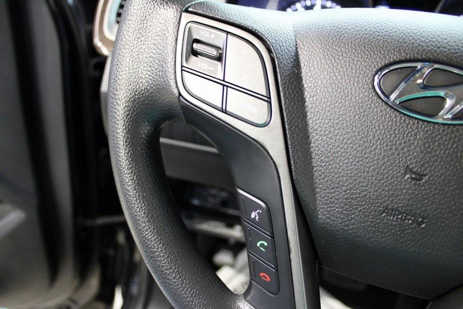 2018 Twilight Black /Gray Hyundai Santa Fe Sport 2.4 Base (5XYZT3LBXJG) with an 2.4L I4 DGI DOHC 16V engine, Automatic transmission, located at 15300 Midway Rd., Addison, TX, 75001, (972) 702-0011, 32.958321, -96.838074 - Photo#23