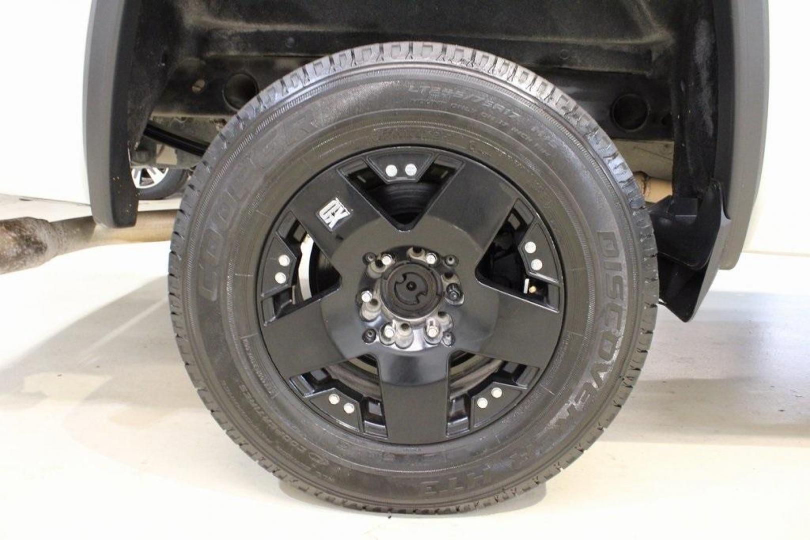 2017 Summit White /Dark Ash Seats With Jet Black Interior Accents GMC Sierra 1500 Base (1GTN1LEC8HZ) with an EcoTec3 5.3L V8 engine, Automatic transmission, located at 15300 Midway Rd., Addison, TX, 75001, (972) 702-0011, 32.958321, -96.838074 - Photo#7