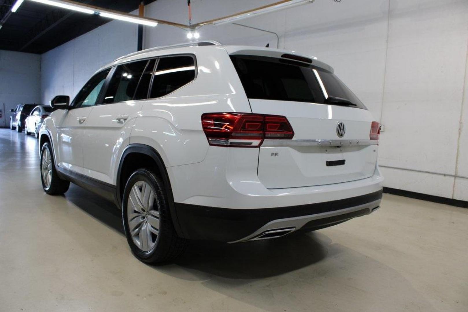 2019 Pure White /Titan Black Volkswagen Atlas 3.6L V6 SE (1V2WR2CA6KC) with an 3.6L VR6 engine, Automatic transmission, located at 15300 Midway Rd., Addison, TX, 75001, (972) 702-0011, 32.958321, -96.838074 - Photo#2