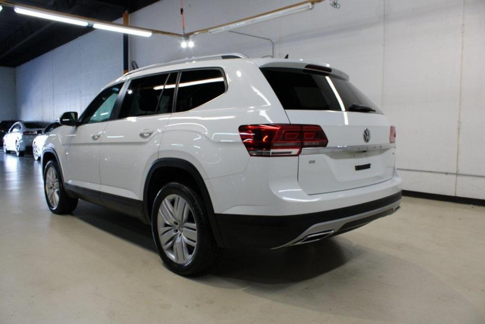 2019 Pure White /Titan Black Volkswagen Atlas 3.6L V6 SE (1V2WR2CA6KC) with an 3.6L VR6 engine, Automatic transmission, located at 15300 Midway Rd., Addison, TX, 75001, (972) 702-0011, 32.958321, -96.838074 - Photo#3