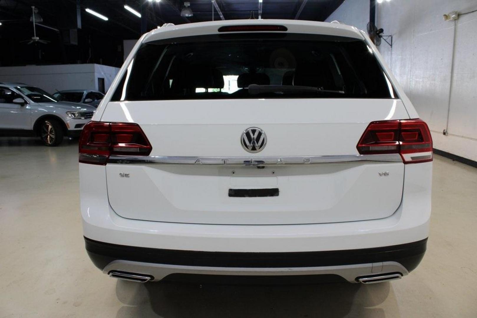2019 Pure White /Titan Black Volkswagen Atlas 3.6L V6 SE (1V2WR2CA6KC) with an 3.6L VR6 engine, Automatic transmission, located at 15300 Midway Rd., Addison, TX, 75001, (972) 702-0011, 32.958321, -96.838074 - Photo#6