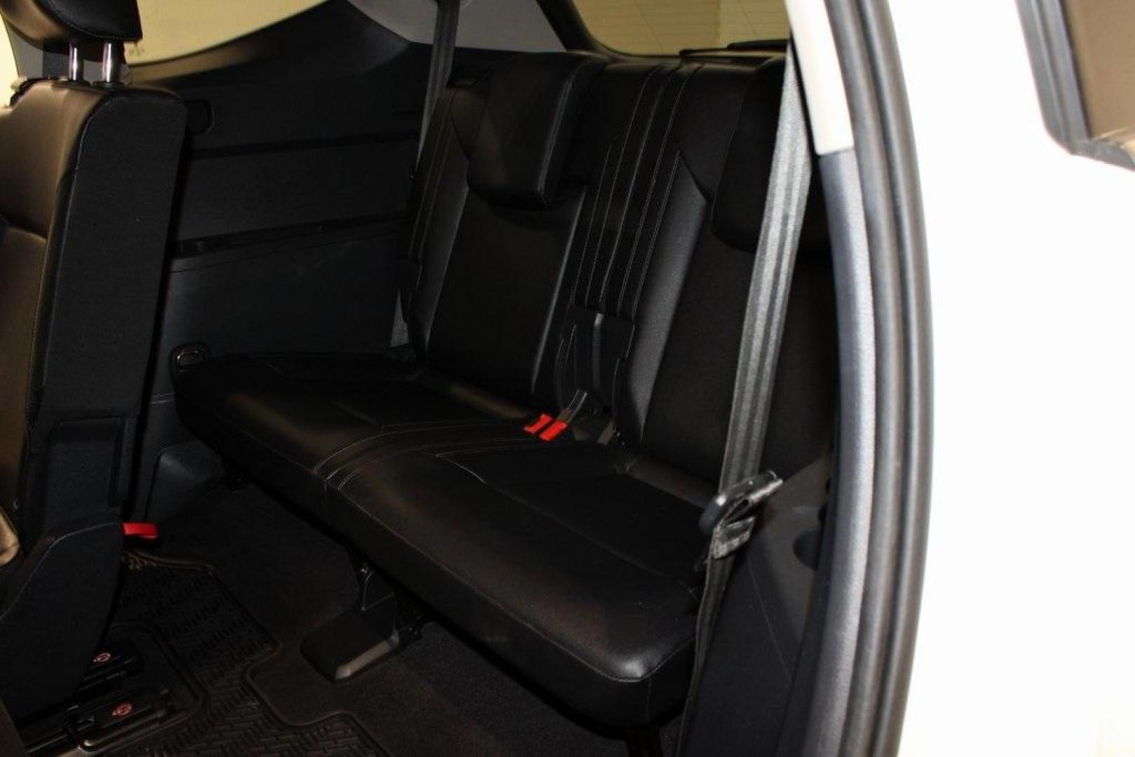 2019 Pure White /Titan Black Volkswagen Atlas 3.6L V6 SE (1V2WR2CA6KC) with an 3.6L VR6 engine, Automatic transmission, located at 15300 Midway Rd., Addison, TX, 75001, (972) 702-0011, 32.958321, -96.838074 - Photo#15