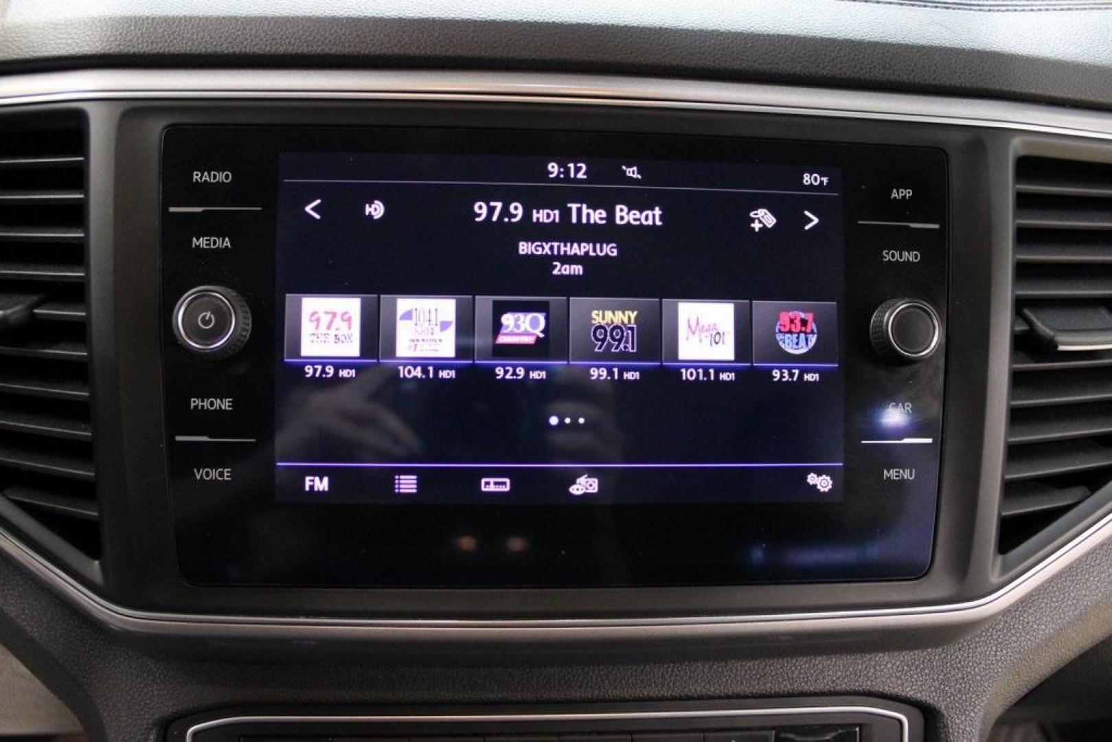 2019 Pure White /Titan Black Volkswagen Atlas 3.6L V6 SE (1V2WR2CA6KC) with an 3.6L VR6 engine, Automatic transmission, located at 15300 Midway Rd., Addison, TX, 75001, (972) 702-0011, 32.958321, -96.838074 - Photo#17