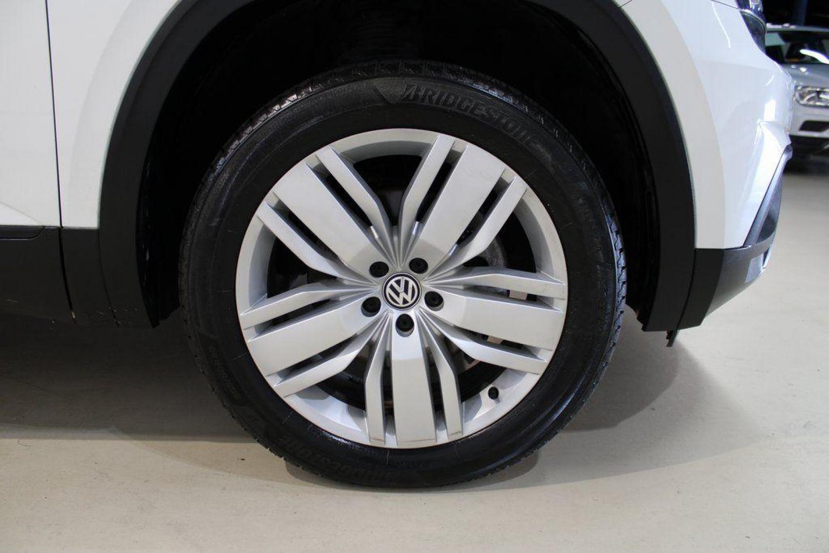 2019 Pure White /Titan Black Volkswagen Atlas 3.6L V6 SE (1V2WR2CA6KC) with an 3.6L VR6 engine, Automatic transmission, located at 15300 Midway Rd., Addison, TX, 75001, (972) 702-0011, 32.958321, -96.838074 - 2019 Volkswagen Atlas SE 4MOTION<br><br>Now Available at Midway Auto Group Addison, Texas<br><br>Spacious, powerful, and family-ready, the 2019 Volkswagen Atlas SE 4MOTION delivers three-row versatility with the confidence of Volkswagens all-wheel-drive system. With its roomy cabin, refined ride qu - Photo#10