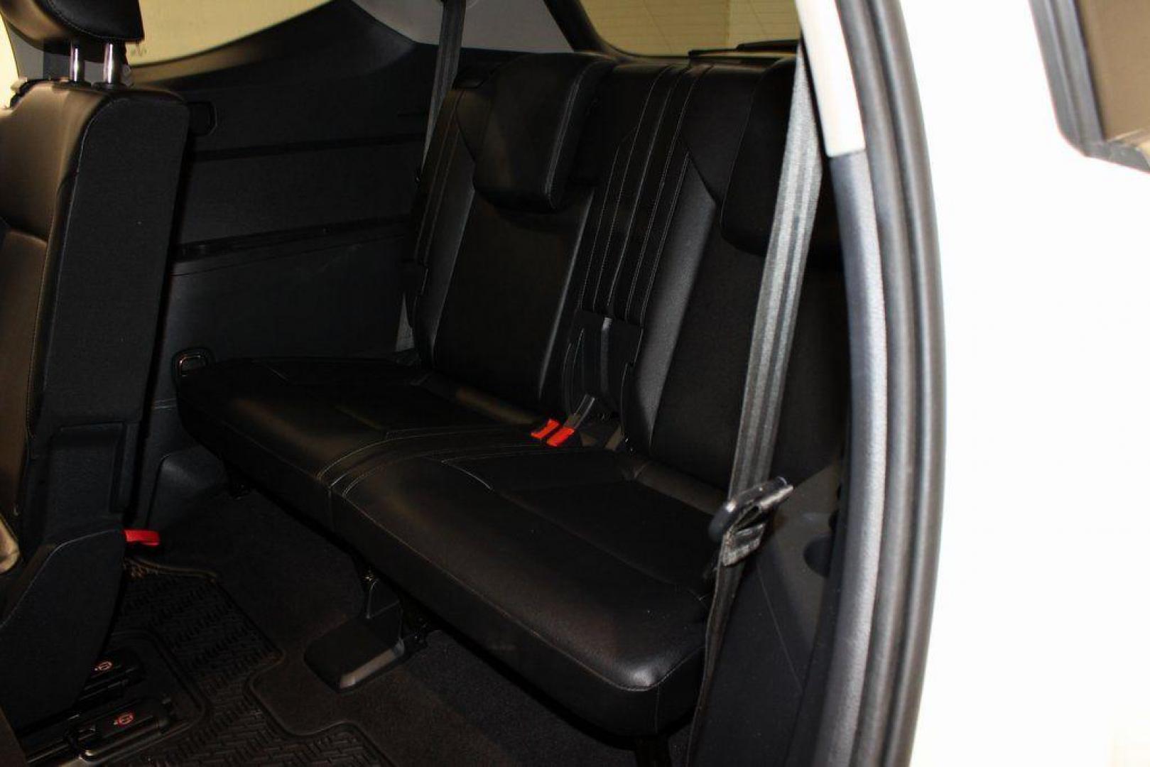 2019 Pure White /Titan Black Volkswagen Atlas 3.6L V6 SE (1V2WR2CA6KC) with an 3.6L VR6 engine, Automatic transmission, located at 15300 Midway Rd., Addison, TX, 75001, (972) 702-0011, 32.958321, -96.838074 - 2019 Volkswagen Atlas SE 4MOTION<br><br>Now Available at Midway Auto Group Addison, Texas<br><br>Spacious, powerful, and family-ready, the 2019 Volkswagen Atlas SE 4MOTION delivers three-row versatility with the confidence of Volkswagens all-wheel-drive system. With its roomy cabin, refined ride qu - Photo#15