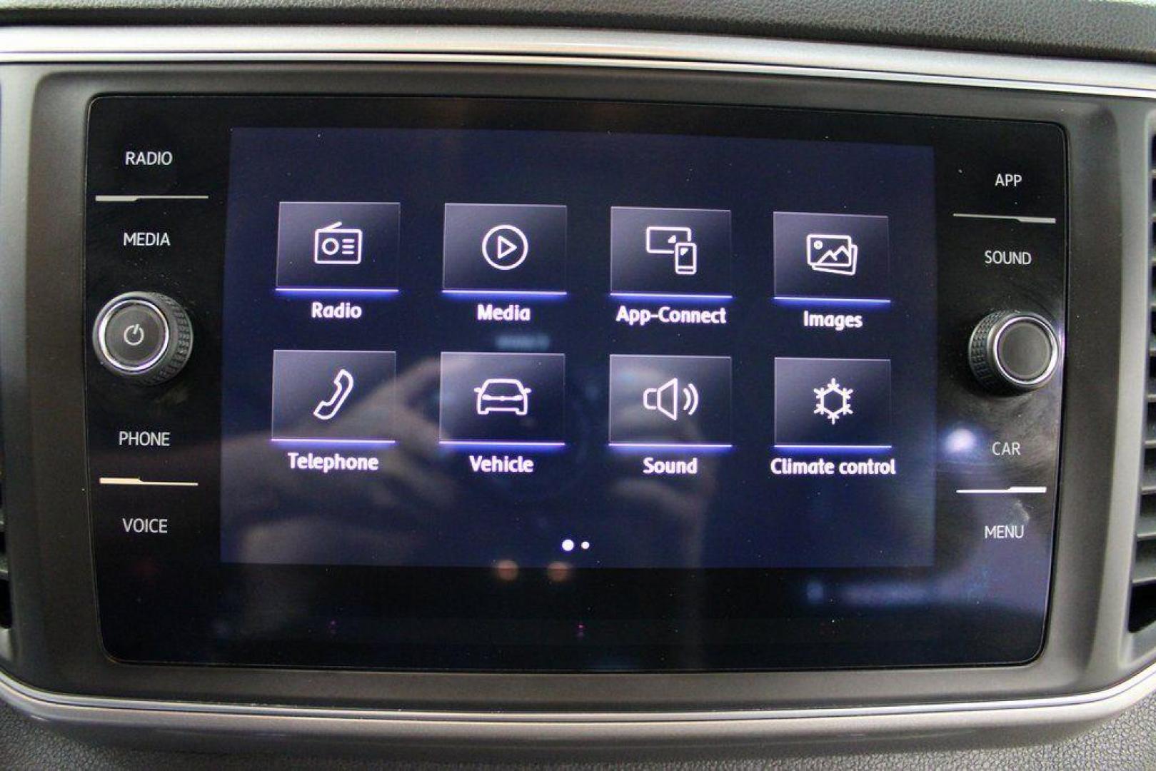 2019 Pure White /Titan Black Volkswagen Atlas 3.6L V6 SE (1V2WR2CA6KC) with an 3.6L VR6 engine, Automatic transmission, located at 15300 Midway Rd., Addison, TX, 75001, (972) 702-0011, 32.958321, -96.838074 - 2019 Volkswagen Atlas SE 4MOTION<br><br>Now Available at Midway Auto Group Addison, Texas<br><br>Spacious, powerful, and family-ready, the 2019 Volkswagen Atlas SE 4MOTION delivers three-row versatility with the confidence of Volkswagens all-wheel-drive system. With its roomy cabin, refined ride qu - Photo#19