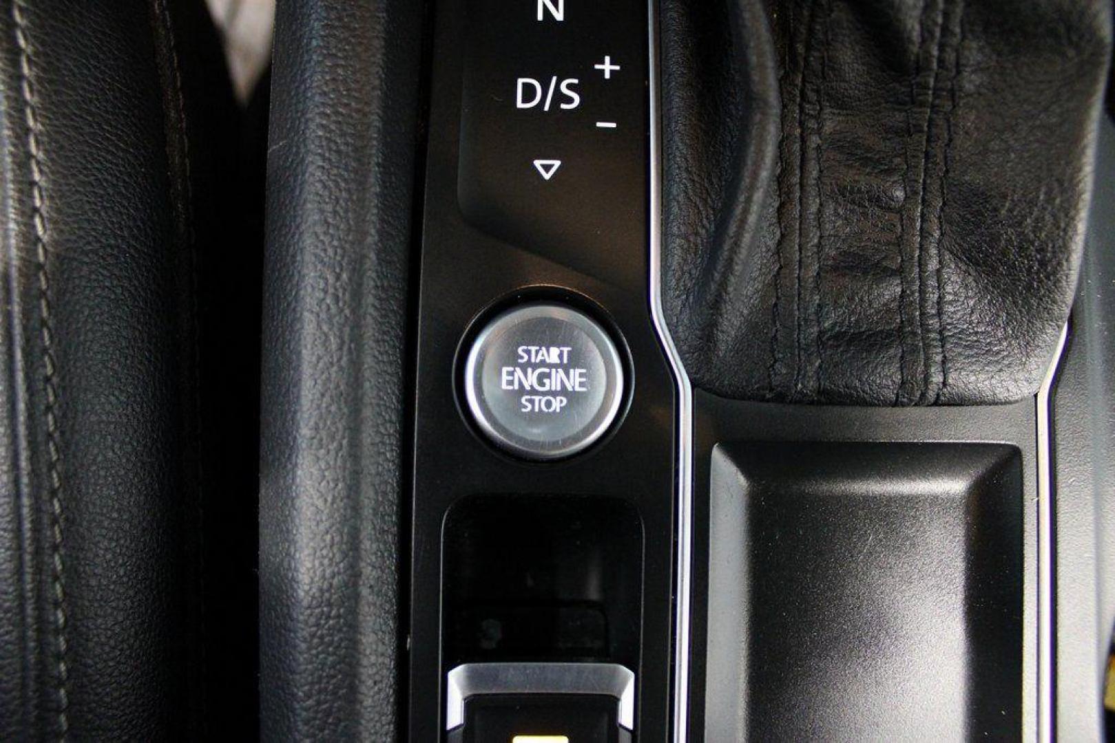 2019 Pure White /Titan Black Volkswagen Atlas 3.6L V6 SE (1V2WR2CA6KC) with an 3.6L VR6 engine, Automatic transmission, located at 15300 Midway Rd., Addison, TX, 75001, (972) 702-0011, 32.958321, -96.838074 - 2019 Volkswagen Atlas SE 4MOTION<br><br>Now Available at Midway Auto Group Addison, Texas<br><br>Spacious, powerful, and family-ready, the 2019 Volkswagen Atlas SE 4MOTION delivers three-row versatility with the confidence of Volkswagens all-wheel-drive system. With its roomy cabin, refined ride qu - Photo#21