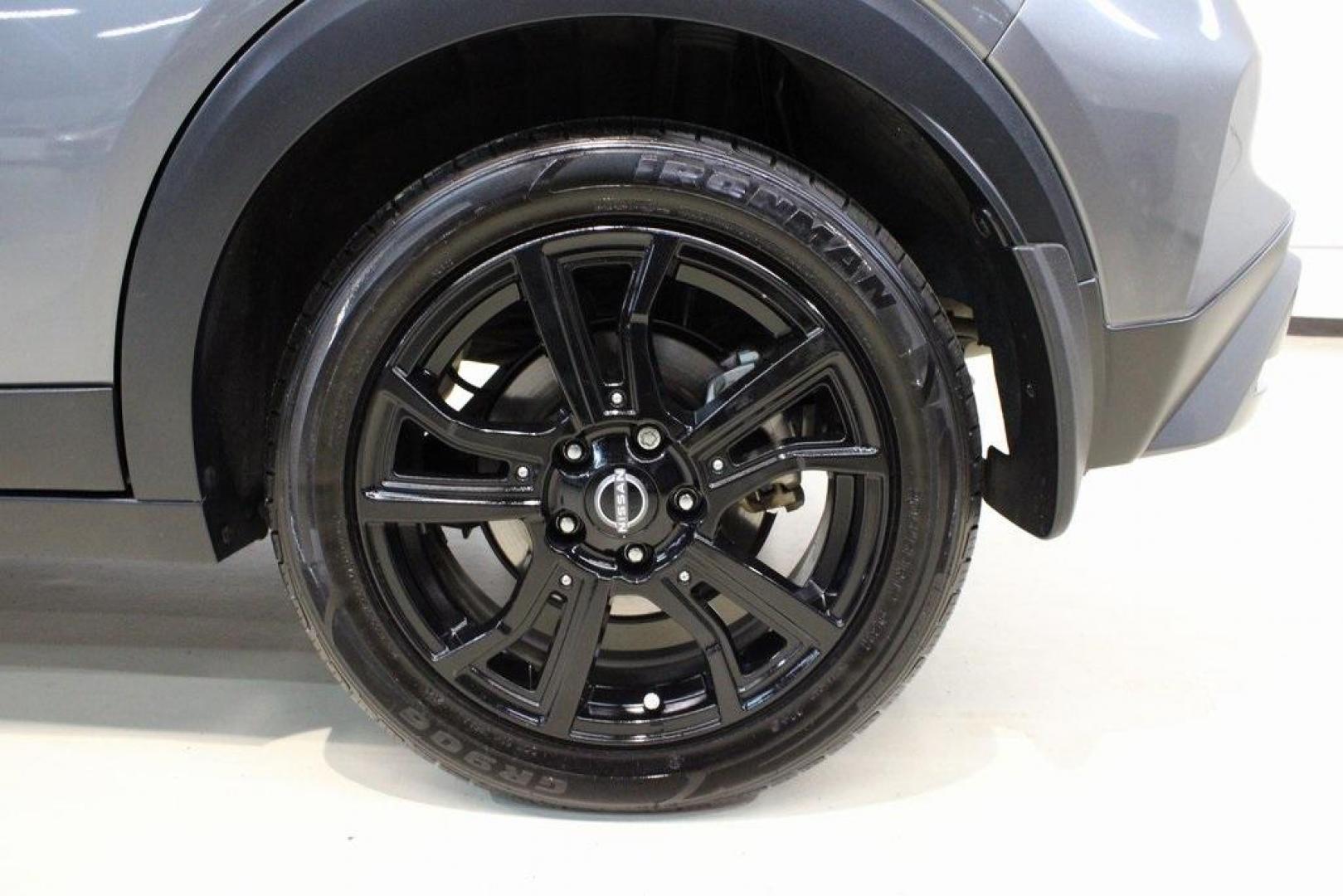 2022 Gun Metallic /Black Nissan Kicks SR (3N1CP5DV9NL) with an 1.6L 4-Cylinder DOHC 16V engine, CVT transmission, located at 15300 Midway Rd., Addison, TX, 75001, (972) 702-0011, 32.958321, -96.838074 - Photo#9