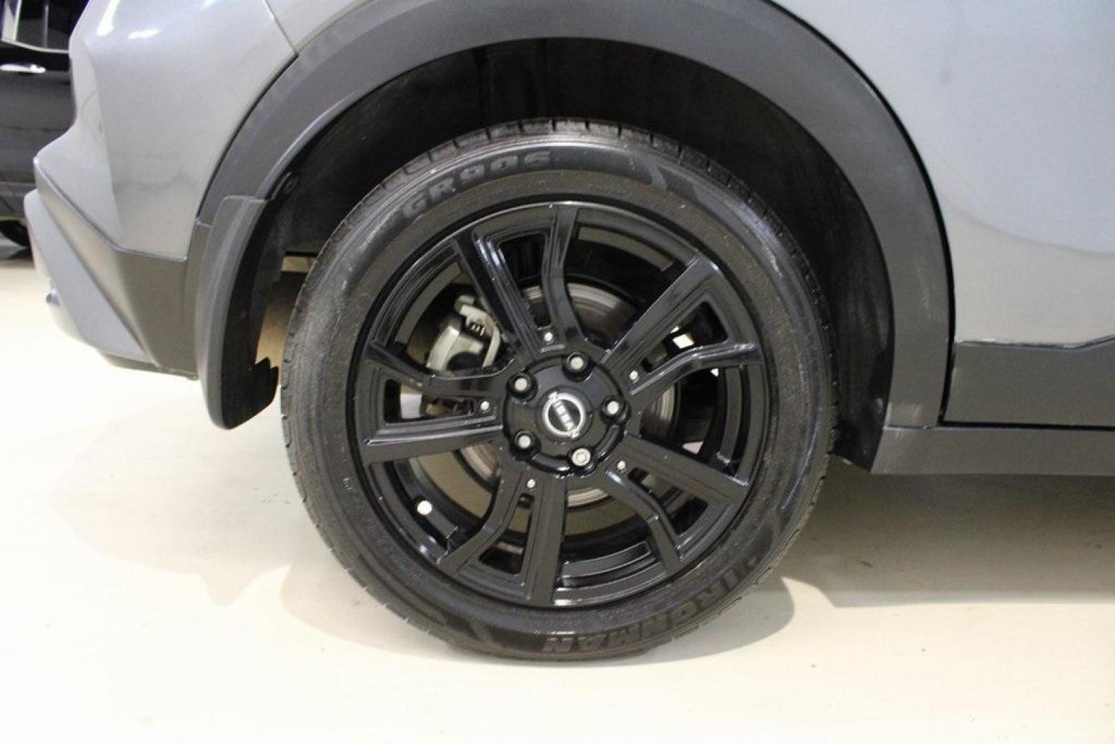 2022 Gun Metallic /Black Nissan Kicks SR (3N1CP5DV9NL) with an 1.6L 4-Cylinder DOHC 16V engine, CVT transmission, located at 15300 Midway Rd., Addison, TX, 75001, (972) 702-0011, 32.958321, -96.838074 - Photo#10