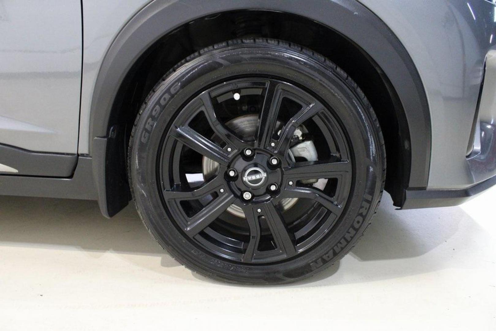 2022 Gun Metallic /Black Nissan Kicks SR (3N1CP5DV9NL) with an 1.6L 4-Cylinder DOHC 16V engine, CVT transmission, located at 15300 Midway Rd., Addison, TX, 75001, (972) 702-0011, 32.958321, -96.838074 - Photo#11