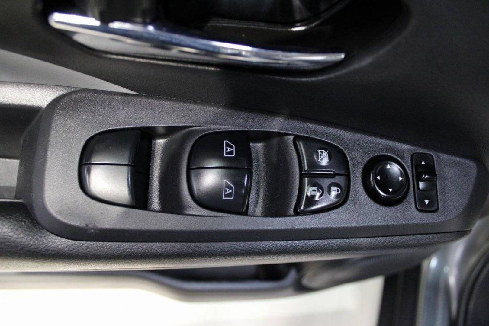 2022 Gun Metallic /Black Nissan Kicks SR (3N1CP5DV9NL) with an 1.6L 4-Cylinder DOHC 16V engine, CVT transmission, located at 15300 Midway Rd., Addison, TX, 75001, (972) 702-0011, 32.958321, -96.838074 - Photo#25