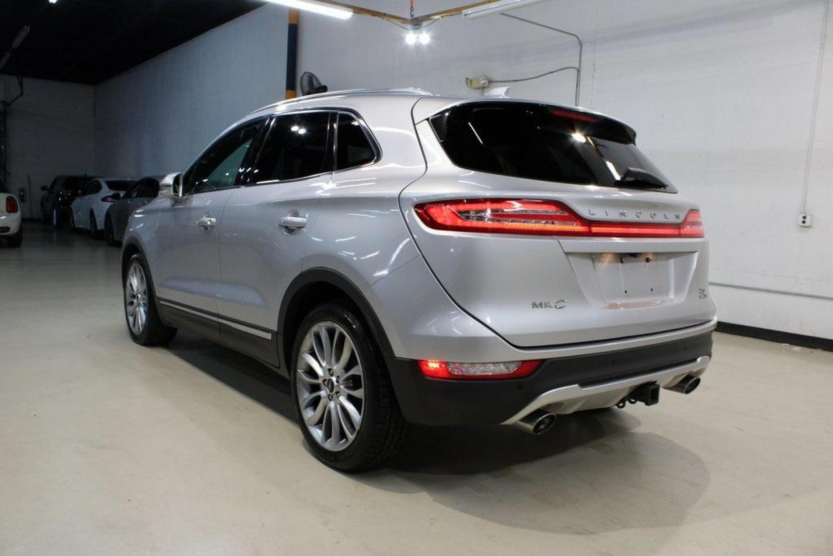 2015 Ingot Silver /Ebony Lincoln MKC Base (5LMCJ1A91FU) with an EcoBoost 2.0L I4 GTDi DOHC Turbocharged VCT engine, Automatic transmission, located at 15300 Midway Rd., Addison, TX, 75001, (972) 702-0011, 32.958321, -96.838074 - Photo#3