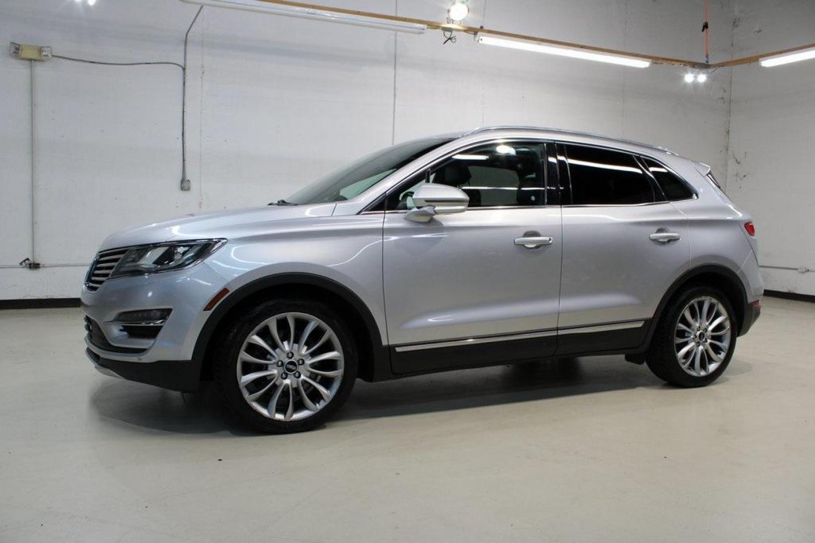 2015 Ingot Silver /Ebony Lincoln MKC Base (5LMCJ1A91FU) with an EcoBoost 2.0L I4 GTDi DOHC Turbocharged VCT engine, Automatic transmission, located at 15300 Midway Rd., Addison, TX, 75001, (972) 702-0011, 32.958321, -96.838074 - Photo#4