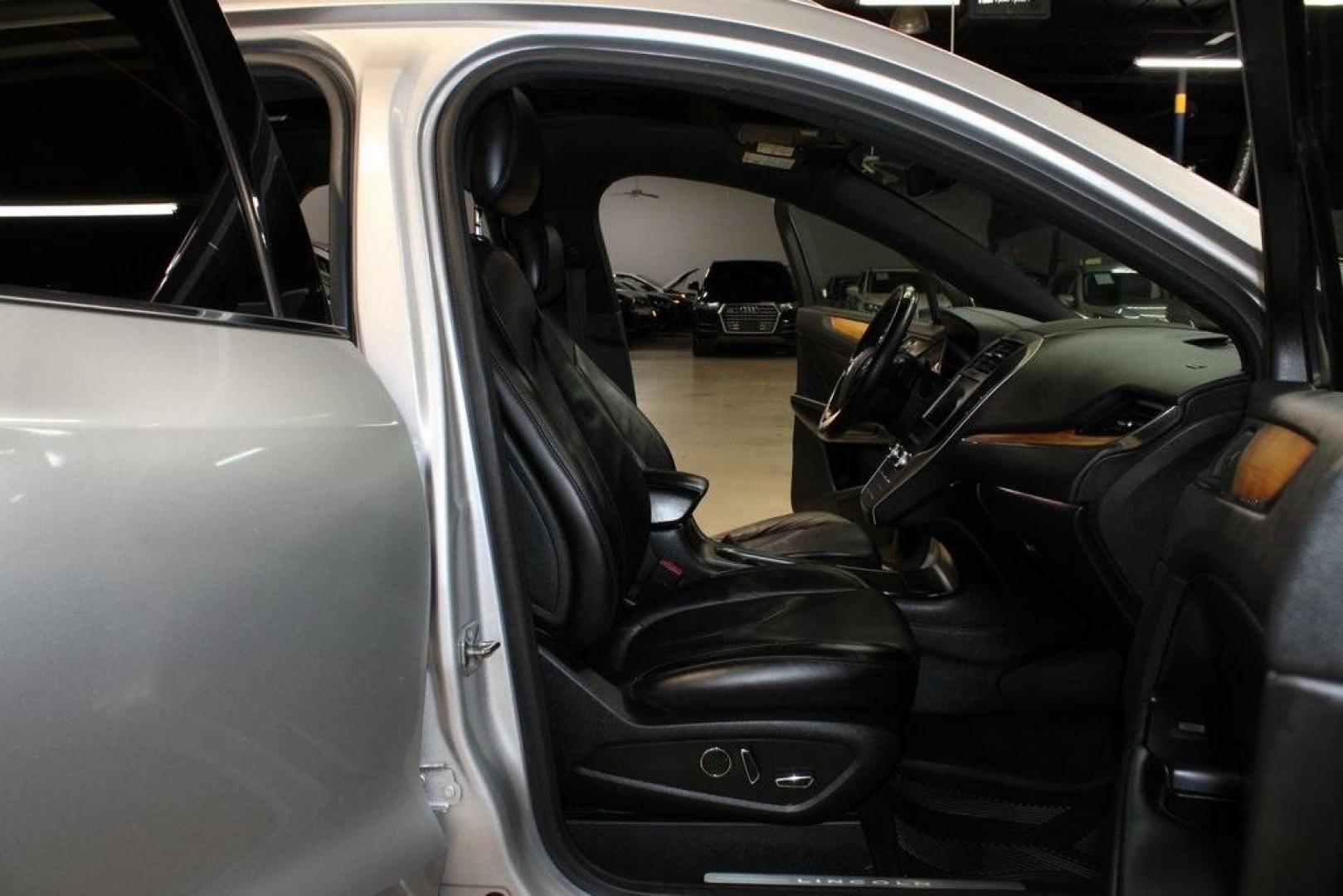 2015 Ingot Silver /Ebony Lincoln MKC Base (5LMCJ1A91FU) with an EcoBoost 2.0L I4 GTDi DOHC Turbocharged VCT engine, Automatic transmission, located at 15300 Midway Rd., Addison, TX, 75001, (972) 702-0011, 32.958321, -96.838074 - Photo#13