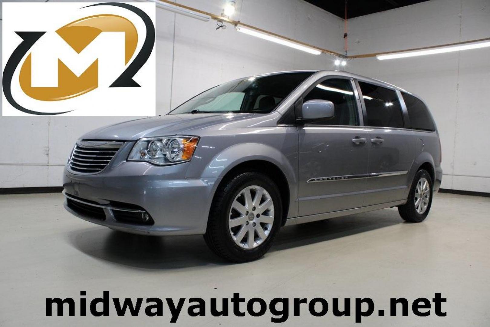 2016 Billet Silver Metallic Clearcoat /Black/Light Graystone Chrysler Town and Country Touring (2C4RC1BG4GR) with an 3.6L 6-Cylinder SMPI Flex Fuel DOHC engine, Automatic transmission, located at 15300 Midway Rd., Addison, TX, 75001, (972) 702-0011, 32.958321, -96.838074 - Photo#0