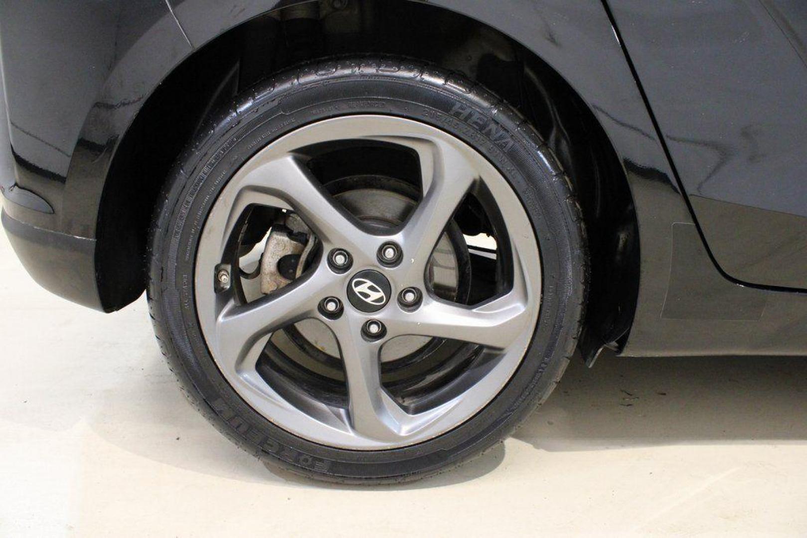 2019 Ultra Black Pearl /Black Hyundai Veloster 2.0 (KMHTG6AF1KU) with an 2.0L 4-Cylinder MPI DOHC engine, Automatic transmission, located at 15300 Midway Rd., Addison, TX, 75001, (972) 702-0011, 32.958321, -96.838074 - 2019 Hyundai Veloster 2.0 Premium<br><br>Now Available at Midway Auto Group Addison, Texas<br><br>Sporty, stylish, and packed with technologythe 2019 Hyundai Veloster 2.0 Premium stands out with its unique three-door design and fun-to-drive character. With upgraded interior features, strong fuel ef - Photo#11