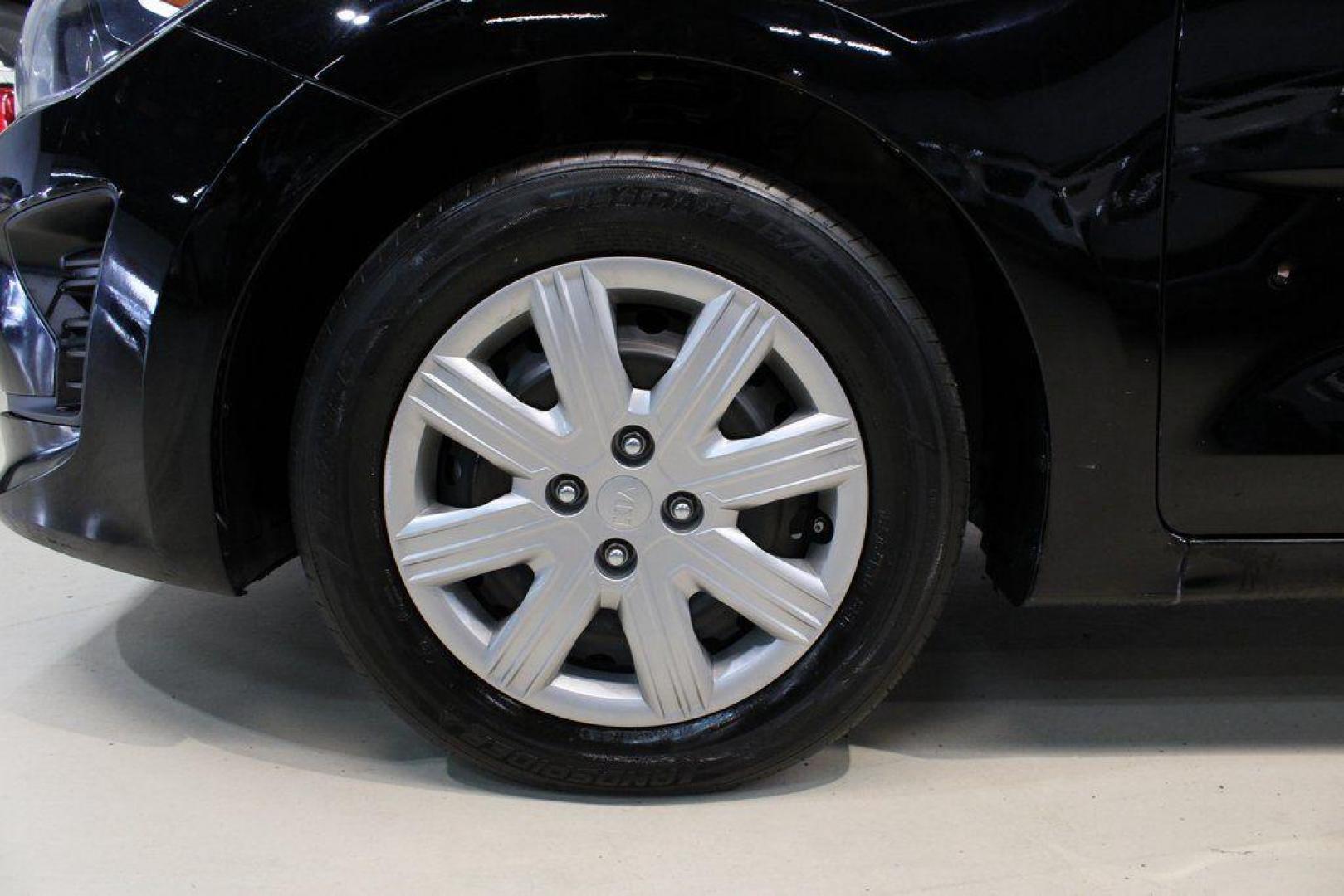 2021 Aurora Black /Black Kia Rio S (3KPA24AD4ME) with an 1.6L 4-Cylinder engine, CVT transmission, located at 15300 Midway Rd., Addison, TX, 75001, (972) 702-0011, 32.958321, -96.838074 - Photo#6