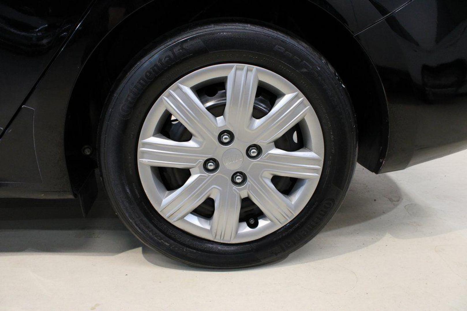 2021 Aurora Black /Black Kia Rio S (3KPA24AD4ME) with an 1.6L 4-Cylinder engine, CVT transmission, located at 15300 Midway Rd., Addison, TX, 75001, (972) 702-0011, 32.958321, -96.838074 - Photo#7