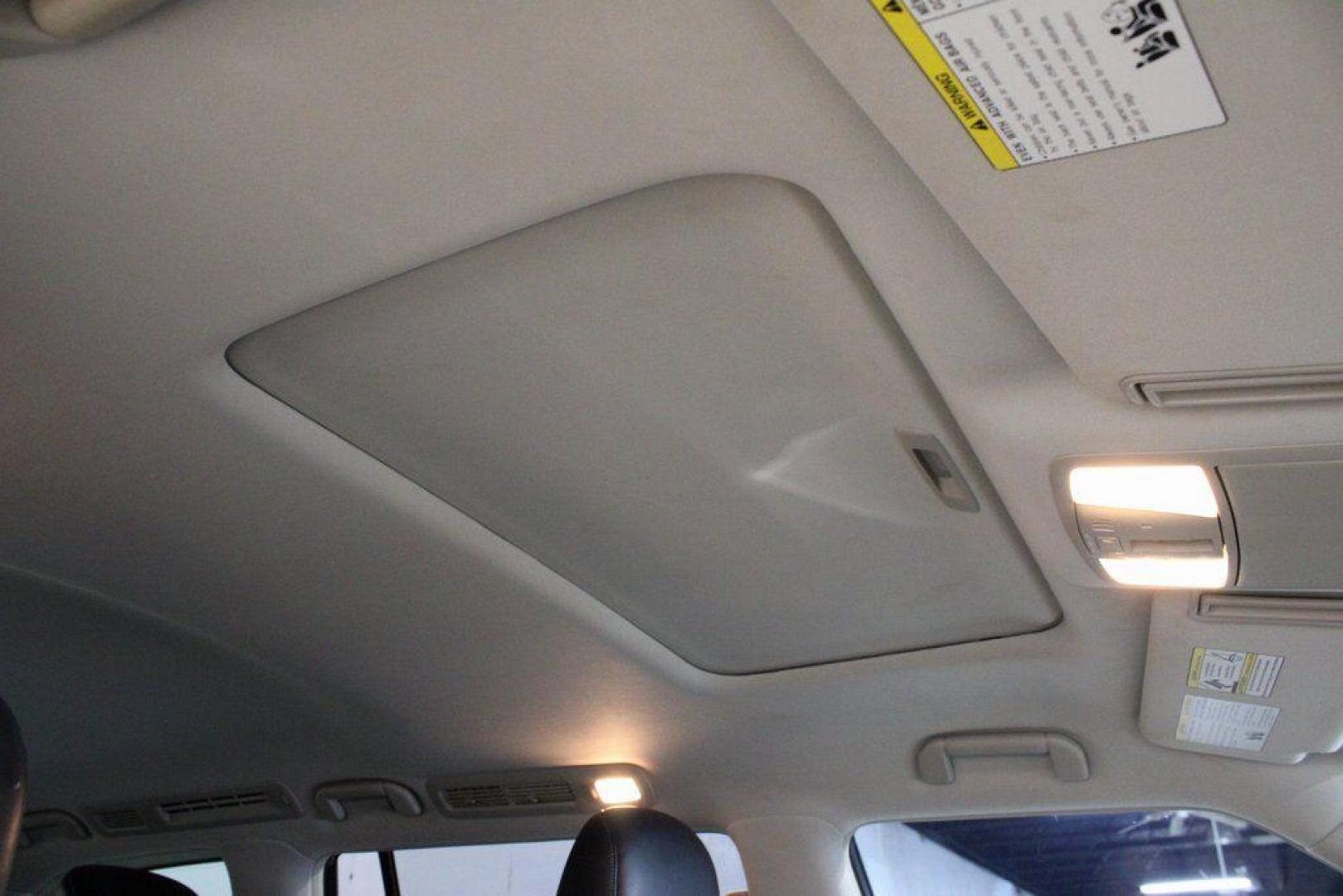 2018 Moonstone White /Graphite INFINITI QX80 Base (JN8AZ2NF0J9) with an 5.6L V8 engine, Automatic transmission, located at 15300 Midway Rd., Addison, TX, 75001, (972) 702-0011, 32.958321, -96.838074 - 2018 INFINITI QX80<br><br>Now Available at Midway Auto Group, Addison, Texas<br><br>Bold, luxurious, and built for families who want full-size capability with premium comfort, the 2018 INFINITI QX80 stands at the top of the luxury SUV segment. With powerful V8 performance, a commanding road presence - Photo#12