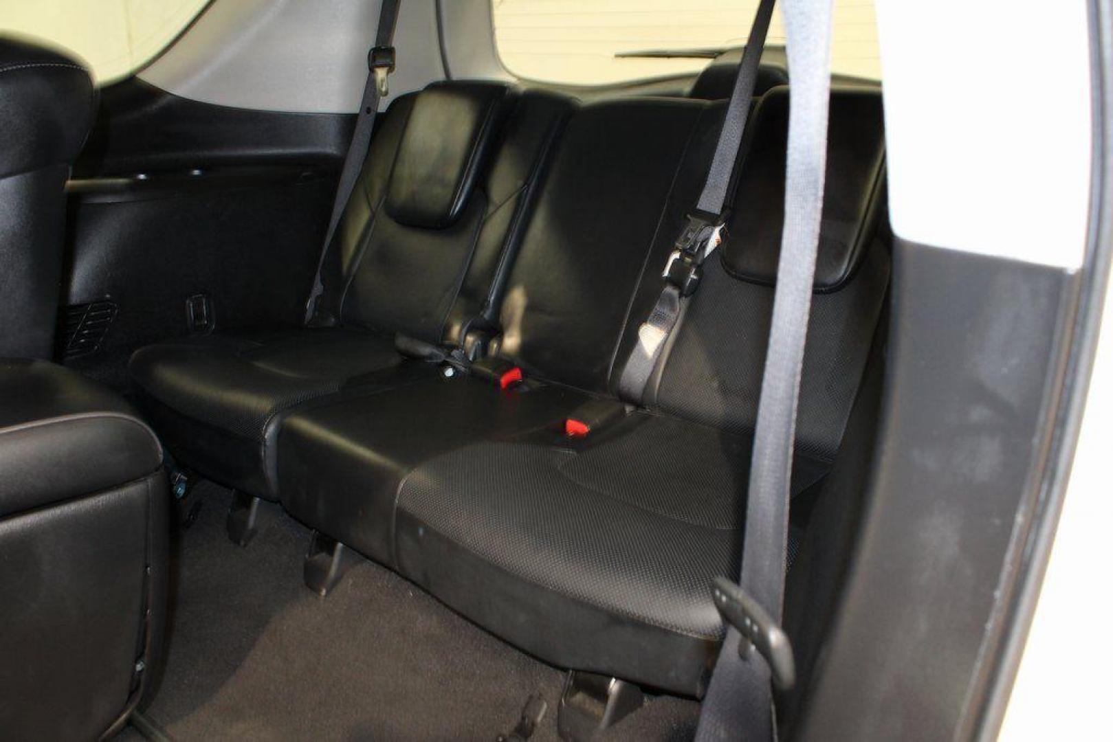 2018 Moonstone White /Graphite INFINITI QX80 Base (JN8AZ2NF0J9) with an 5.6L V8 engine, Automatic transmission, located at 15300 Midway Rd., Addison, TX, 75001, (972) 702-0011, 32.958321, -96.838074 - 2018 INFINITI QX80<br><br>Now Available at Midway Auto Group, Addison, Texas<br><br>Bold, luxurious, and built for families who want full-size capability with premium comfort, the 2018 INFINITI QX80 stands at the top of the luxury SUV segment. With powerful V8 performance, a commanding road presence - Photo#17