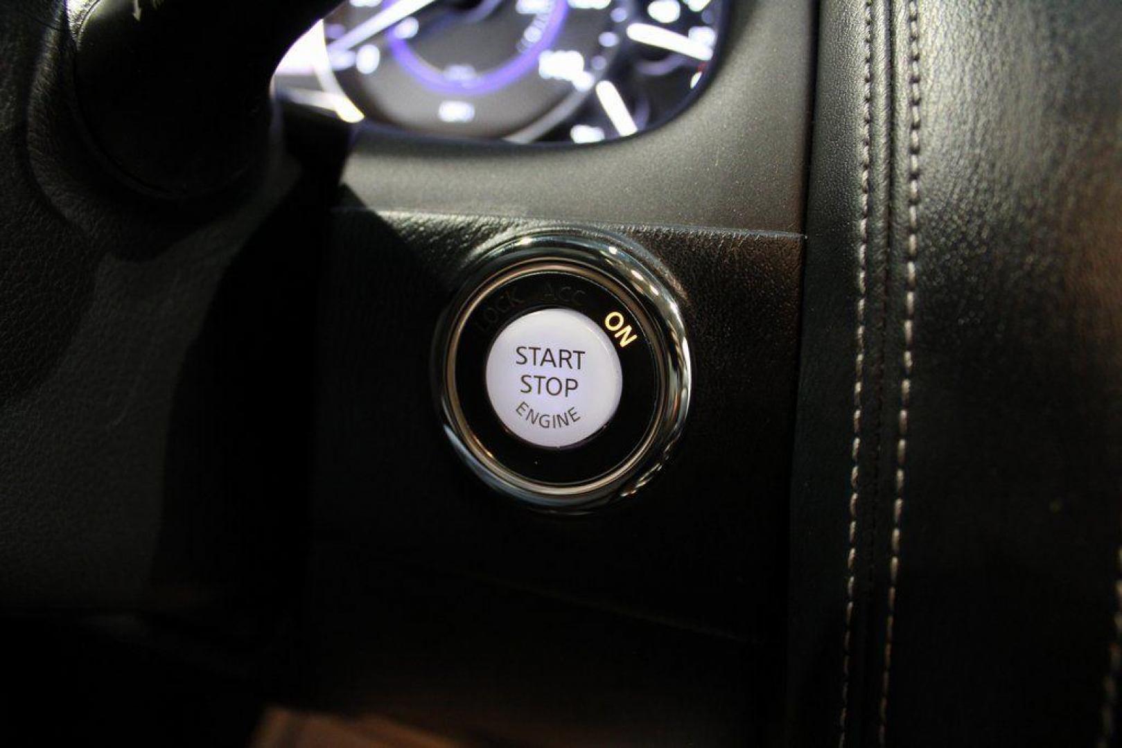 2018 Moonstone White /Graphite INFINITI QX80 Base (JN8AZ2NF0J9) with an 5.6L V8 engine, Automatic transmission, located at 15300 Midway Rd., Addison, TX, 75001, (972) 702-0011, 32.958321, -96.838074 - 2018 INFINITI QX80<br><br>Now Available at Midway Auto Group, Addison, Texas<br><br>Bold, luxurious, and built for families who want full-size capability with premium comfort, the 2018 INFINITI QX80 stands at the top of the luxury SUV segment. With powerful V8 performance, a commanding road presence - Photo#25