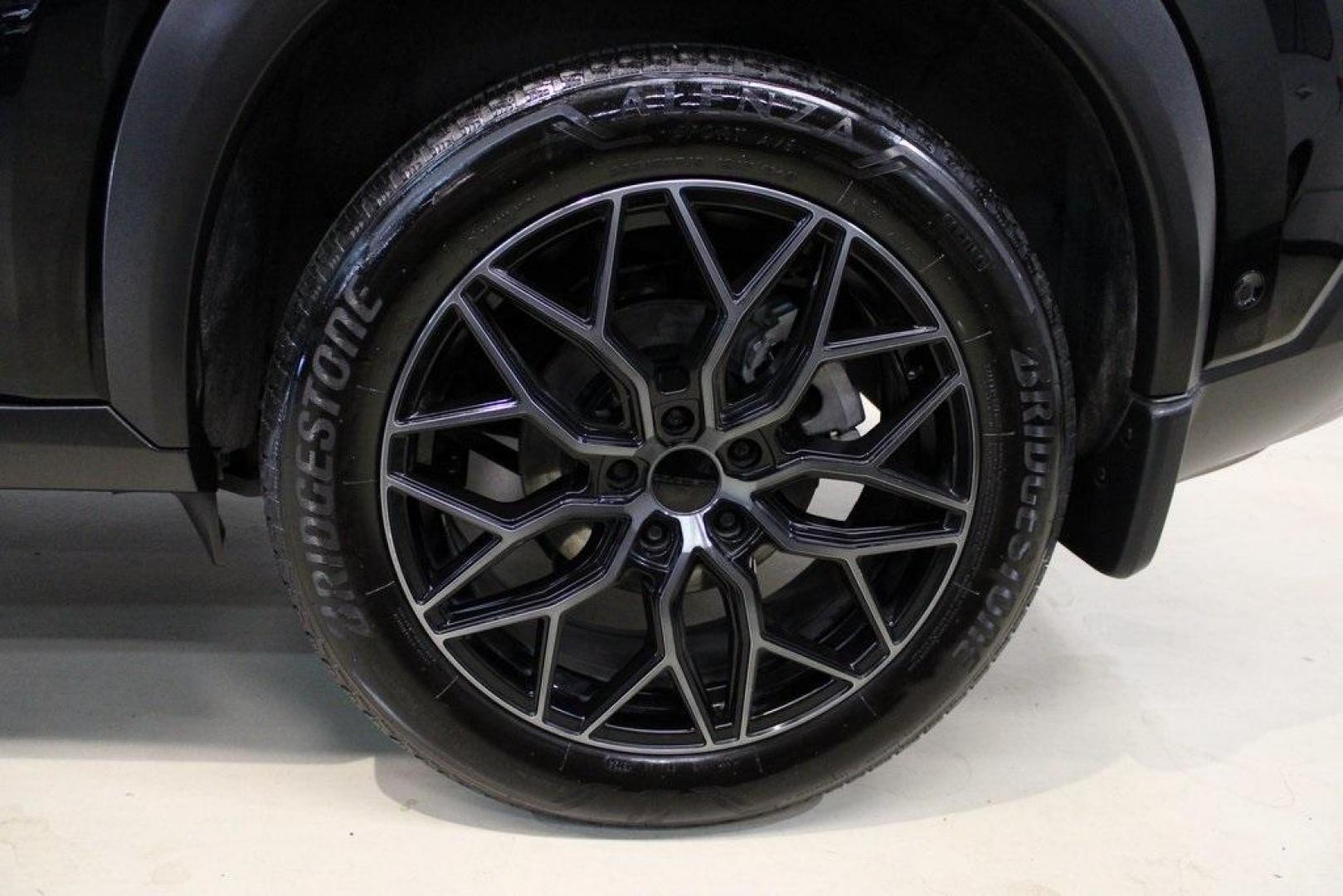 2023 Super Black /Charcoal Nissan Rogue SL (5N1BT3CA6PC) with an 1.5L I3 Turbocharged DOHC 12V LEV3-ULEV50 201hp engine, CVT transmission, located at 15300 Midway Rd., Addison, TX, 75001, (972) 702-0011, 32.958321, -96.838074 - Photo#5