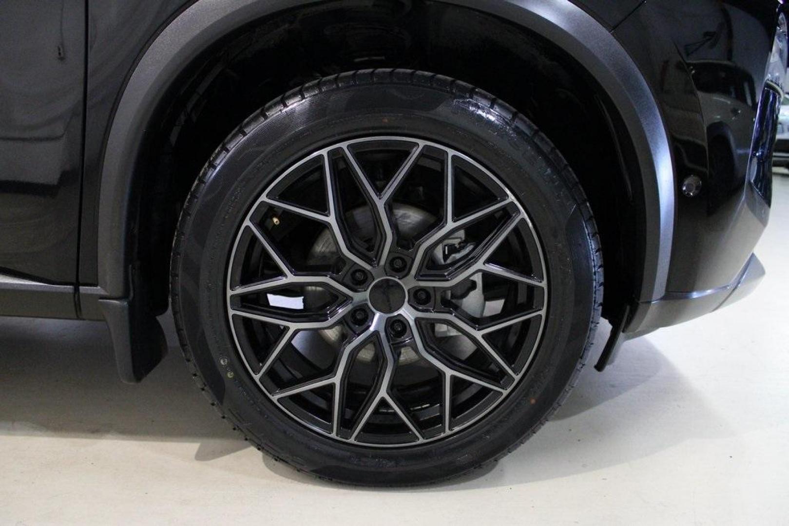 2023 Super Black /Charcoal Nissan Rogue SL (5N1BT3CA6PC) with an 1.5L I3 Turbocharged DOHC 12V LEV3-ULEV50 201hp engine, CVT transmission, located at 15300 Midway Rd., Addison, TX, 75001, (972) 702-0011, 32.958321, -96.838074 - Photo#7