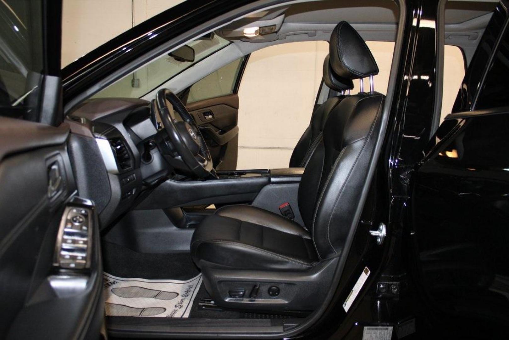 2023 Super Black /Charcoal Nissan Rogue SL (5N1BT3CA6PC) with an 1.5L I3 Turbocharged DOHC 12V LEV3-ULEV50 201hp engine, CVT transmission, located at 15300 Midway Rd., Addison, TX, 75001, (972) 702-0011, 32.958321, -96.838074 - Photo#9