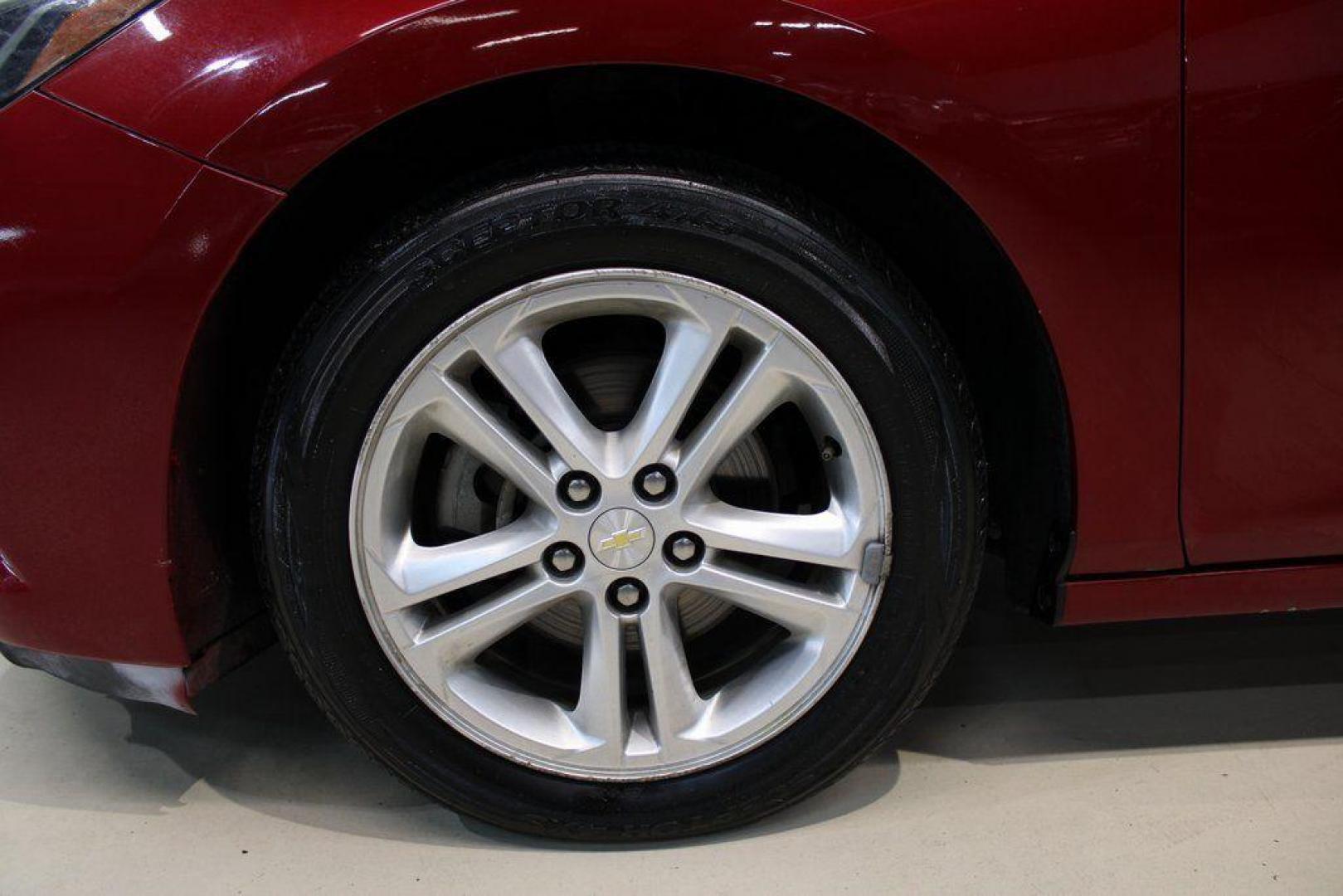 2017 Cajun Red Tintcoat /Black Chevrolet Cruze LT (3G1BE6SM8HS) with an 1.4L 4-Cylinder Turbo DOHC CVVT engine, Automatic transmission, located at 15300 Midway Rd., Addison, TX, 75001, (972) 702-0011, 32.958321, -96.838074 - Photo#4