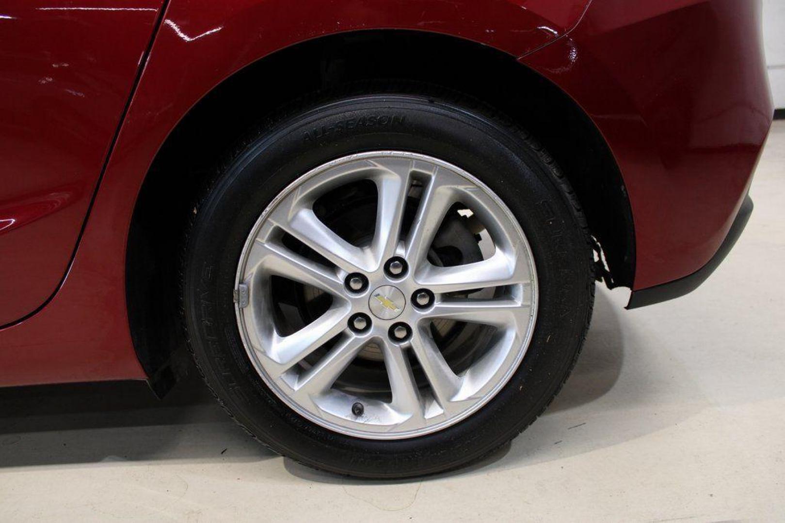 2017 Cajun Red Tintcoat /Black Chevrolet Cruze LT (3G1BE6SM8HS) with an 1.4L 4-Cylinder Turbo DOHC CVVT engine, Automatic transmission, located at 15300 Midway Rd., Addison, TX, 75001, (972) 702-0011, 32.958321, -96.838074 - Photo#6