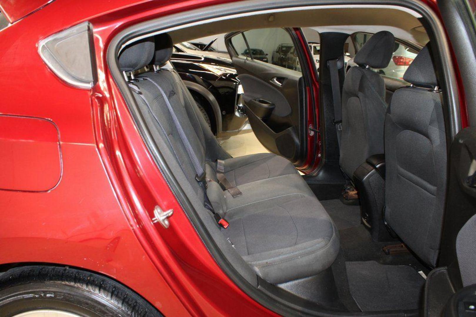 2017 Cajun Red Tintcoat /Black Chevrolet Cruze LT (3G1BE6SM8HS) with an 1.4L 4-Cylinder Turbo DOHC CVVT engine, Automatic transmission, located at 15300 Midway Rd., Addison, TX, 75001, (972) 702-0011, 32.958321, -96.838074 - Photo#10