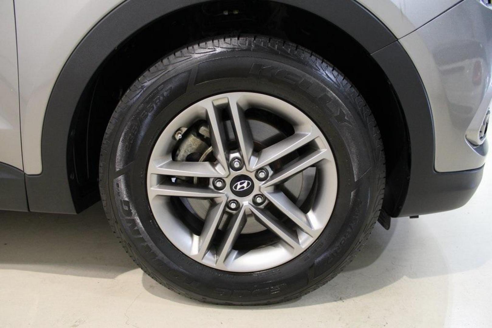 2017 Mineral Gray /Gray Hyundai Santa Fe Sport 2.4 Base (5NMZTDLB0HH) with an 2.4L I4 DGI DOHC 16V engine, Automatic transmission, located at 15300 Midway Rd., Addison, TX, 75001, (972) 702-0011, 32.958321, -96.838074 - Photo#10