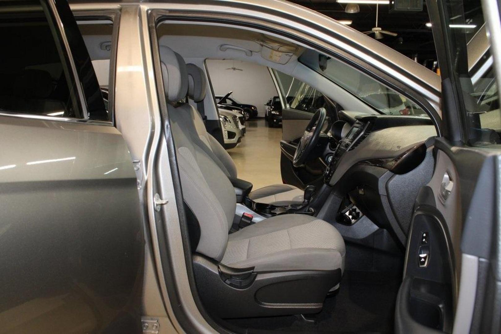 2017 Mineral Gray /Gray Hyundai Santa Fe Sport 2.4 Base (5NMZTDLB0HH) with an 2.4L I4 DGI DOHC 16V engine, Automatic transmission, located at 15300 Midway Rd., Addison, TX, 75001, (972) 702-0011, 32.958321, -96.838074 - Photo#12