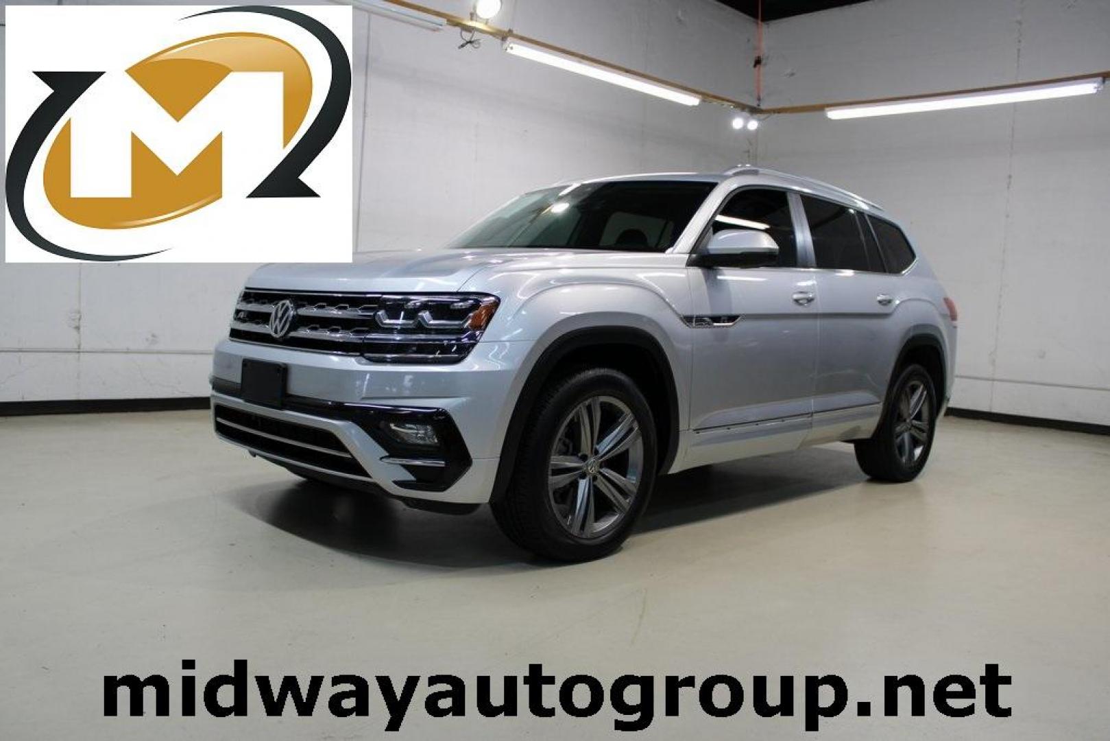 2019 Reflex Silver Metallic /Titan Black Volkswagen Atlas 3.6L V6 SE (1V2XR2CA1KC) with an 3.6L VR6 engine, Automatic transmission, located at 15300 Midway Rd., Addison, TX, 75001, (972) 702-0011, 32.958321, -96.838074 - Photo#0