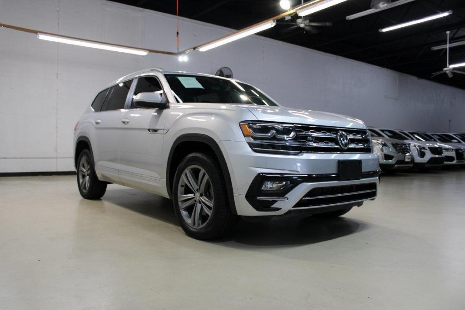 2019 Reflex Silver Metallic /Titan Black Volkswagen Atlas 3.6L V6 SE (1V2XR2CA1KC) with an 3.6L VR6 engine, Automatic transmission, located at 15300 Midway Rd., Addison, TX, 75001, (972) 702-0011, 32.958321, -96.838074 - Photo#1