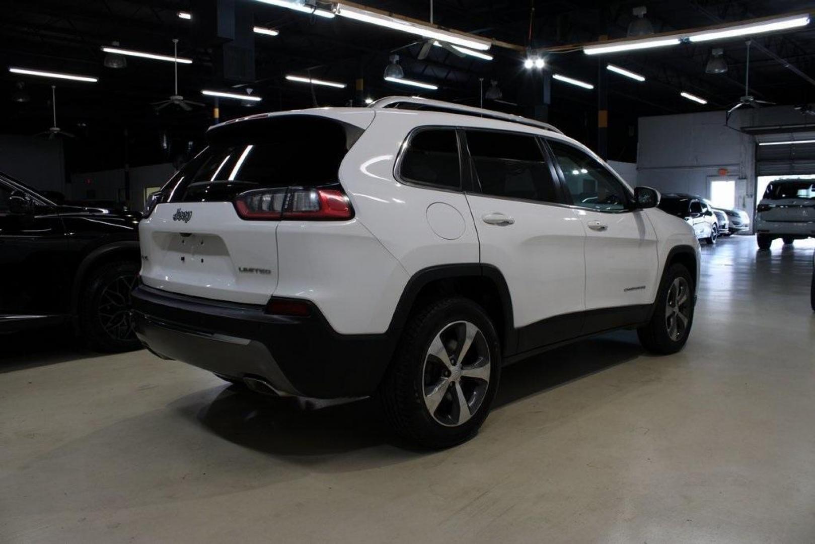 2019 Bright White Clearcoat /Black Jeep Cherokee Limited (1C4PJMDX5KD) with an 3.2L V6 engine, Automatic transmission, located at 15300 Midway Rd., Addison, TX, 75001, (972) 702-0011, 32.958321, -96.838074 - Photo#2