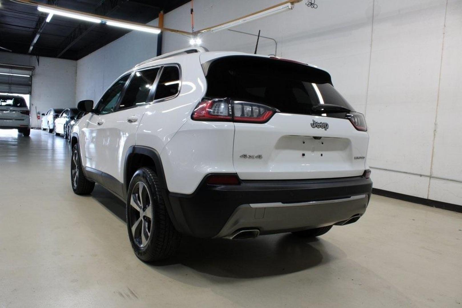 2019 Bright White Clearcoat /Black Jeep Cherokee Limited (1C4PJMDX5KD) with an 3.2L V6 engine, Automatic transmission, located at 15300 Midway Rd., Addison, TX, 75001, (972) 702-0011, 32.958321, -96.838074 - Photo#3