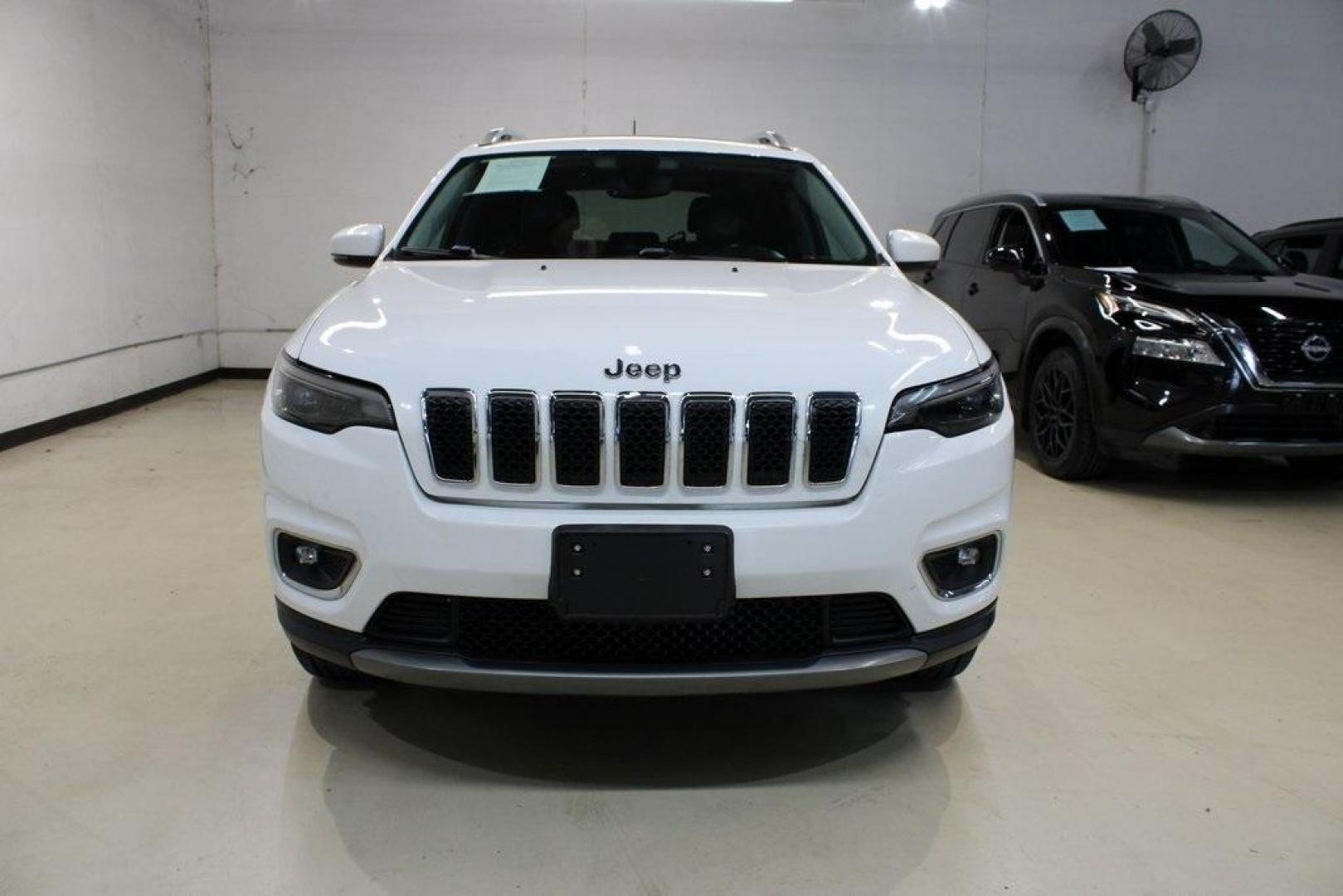 2019 Bright White Clearcoat /Black Jeep Cherokee Limited (1C4PJMDX5KD) with an 3.2L V6 engine, Automatic transmission, located at 15300 Midway Rd., Addison, TX, 75001, (972) 702-0011, 32.958321, -96.838074 - Photo#5