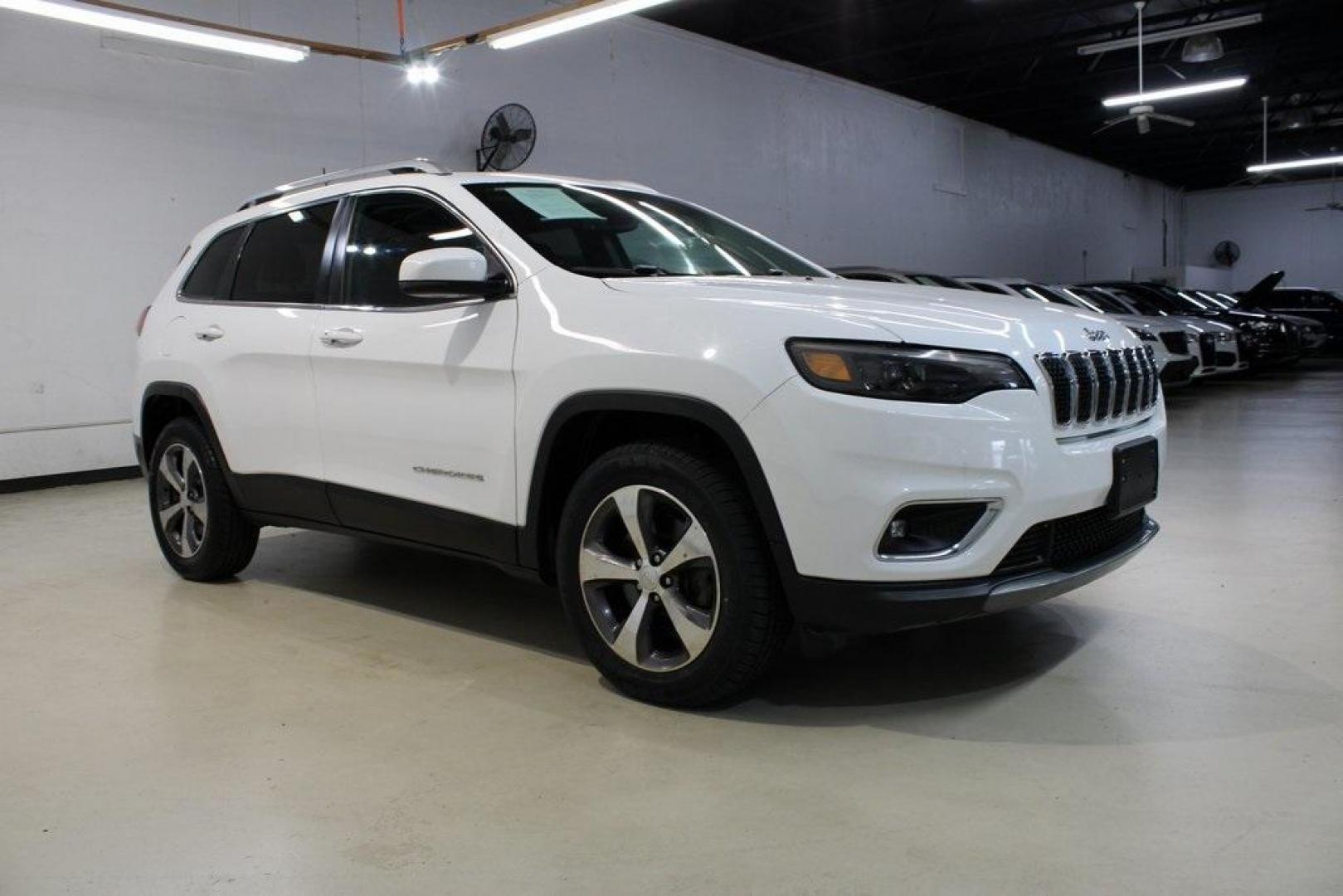 2019 Bright White Clearcoat /Black Jeep Cherokee Limited (1C4PJMDX5KD) with an 3.2L V6 engine, Automatic transmission, located at 15300 Midway Rd., Addison, TX, 75001, (972) 702-0011, 32.958321, -96.838074 - Photo#6