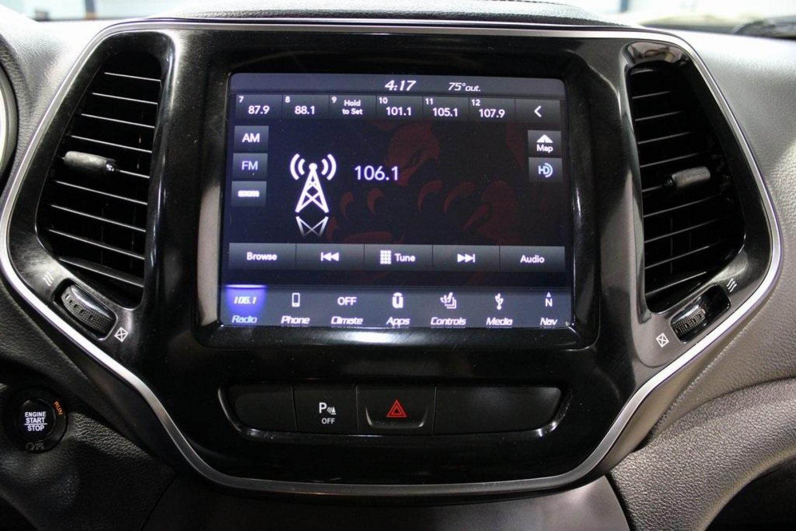 2019 Bright White Clearcoat /Black Jeep Cherokee Limited (1C4PJMDX5KD) with an 3.2L V6 engine, Automatic transmission, located at 15300 Midway Rd., Addison, TX, 75001, (972) 702-0011, 32.958321, -96.838074 - Photo#17