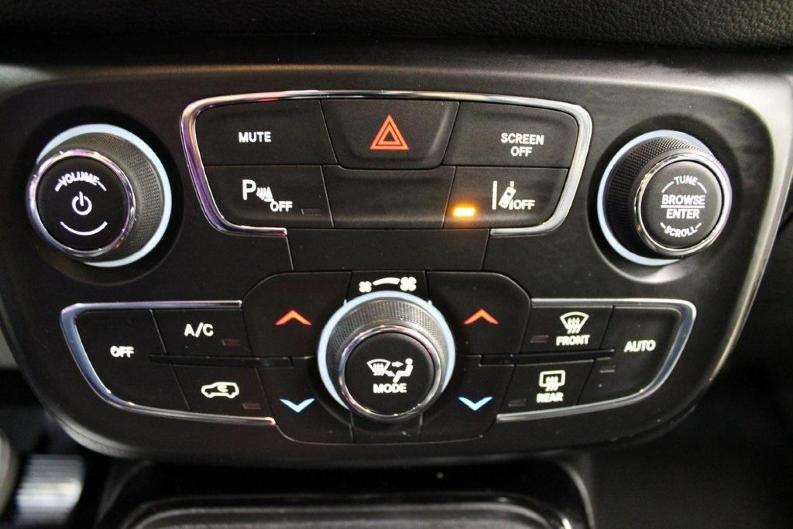 2021 White Clearcoat /Black Jeep Compass Limited (3C4NJDCB3MT) with an 2.4L I4 engine, Automatic transmission, located at 15300 Midway Rd., Addison, TX, 75001, (972) 702-0011, 32.958321, -96.838074 - Photo#17