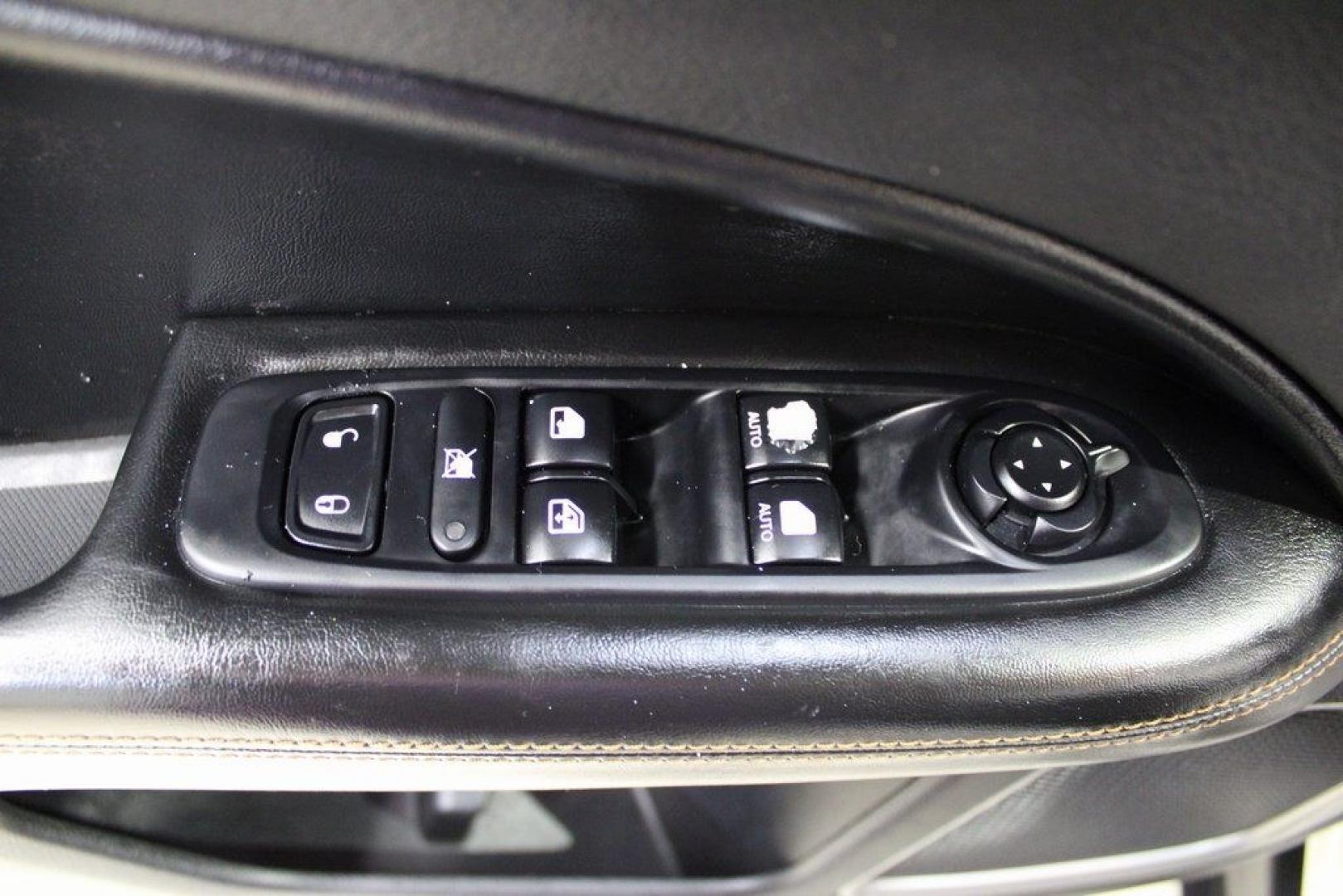 2021 White Clearcoat /Black Jeep Compass Limited (3C4NJDCB3MT) with an 2.4L I4 engine, Automatic transmission, located at 15300 Midway Rd., Addison, TX, 75001, (972) 702-0011, 32.958321, -96.838074 - 2021 Jeep Compass Limited 4x4<br><br>Now Available at Midway Auto Group Addison, Texas<br><br>Premium design, advanced technology, and true Jeep capability come together in the 2021 Jeep Compass Limited 4x4. As the top luxury trim in the Compass lineup, the Limited delivers upgraded materials, refi- Photo#25