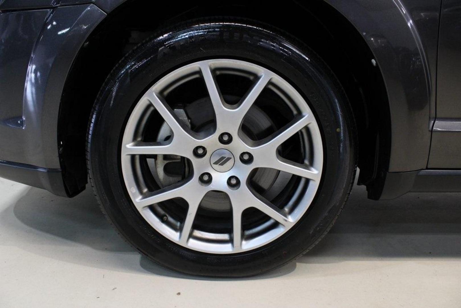 2018 Granite Crystal Metallic Clearcoat /Red Dodge Journey GT (3C4PDCEG0JT) with an 3.6L V6 24V VVT engine, Automatic transmission, located at 15300 Midway Rd., Addison, TX, 75001, (972) 702-0011, 32.958321, -96.838074 - Photo#6