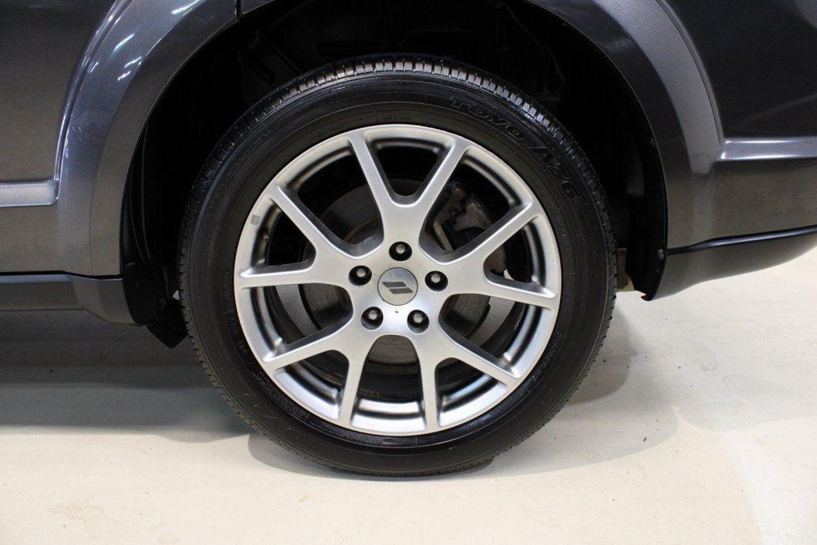 2018 Granite Crystal Metallic Clearcoat /Red Dodge Journey GT (3C4PDCEG0JT) with an 3.6L V6 24V VVT engine, Automatic transmission, located at 15300 Midway Rd., Addison, TX, 75001, (972) 702-0011, 32.958321, -96.838074 - 2018 Dodge Journey GT<br><br>Now Available at Midway Auto Group Addison, Texas<br><br>The 2018 Dodge Journey GT delivers a perfect blend of performance, comfort, and versatility. As the top trim level, the GT stands above the rest with premium interior materials, upgraded technology, and a powerful - Photo#7