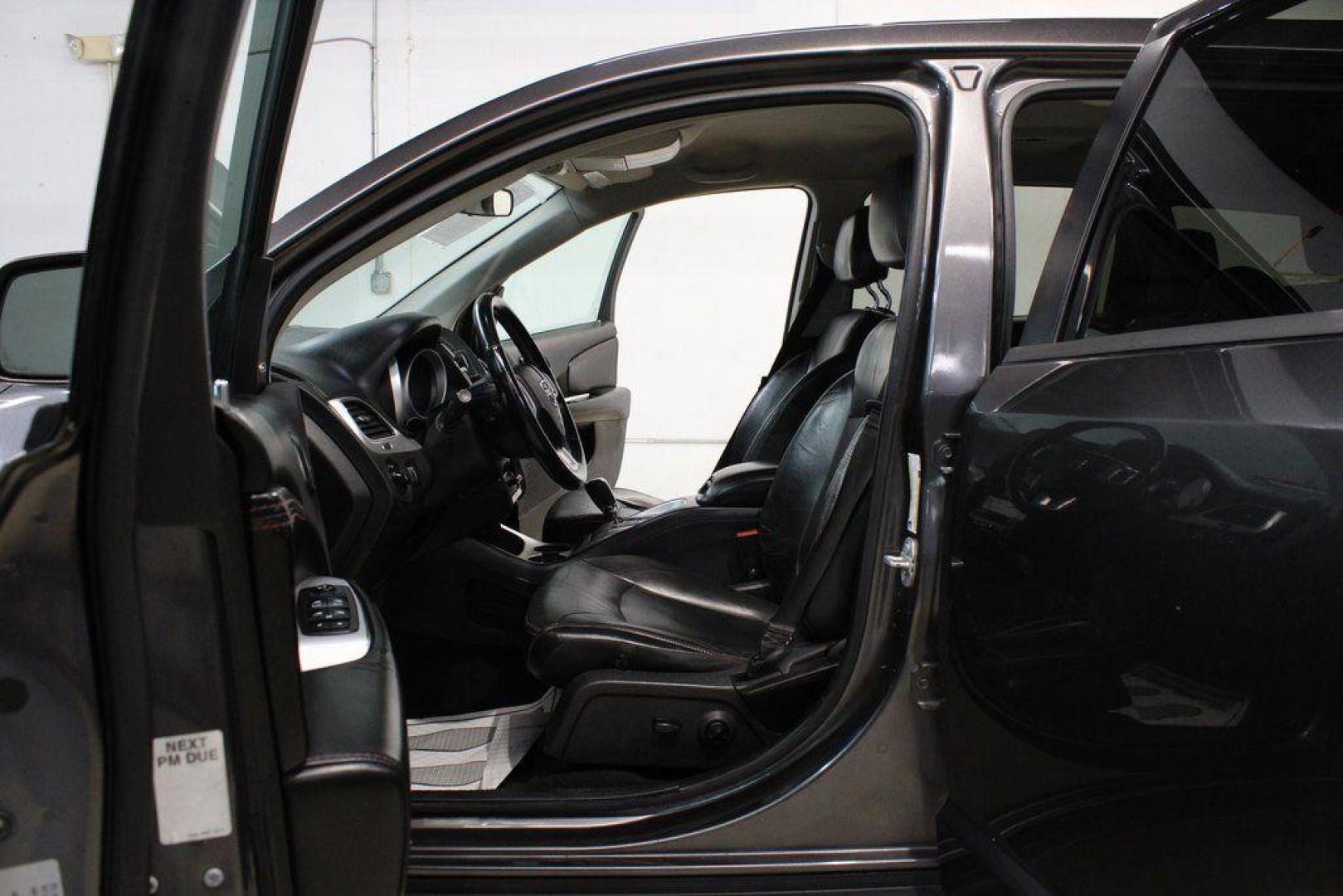 2018 Granite Crystal Metallic Clearcoat /Red Dodge Journey GT (3C4PDCEG0JT) with an 3.6L V6 24V VVT engine, Automatic transmission, located at 15300 Midway Rd., Addison, TX, 75001, (972) 702-0011, 32.958321, -96.838074 - 2018 Dodge Journey GT<br><br>Now Available at Midway Auto Group Addison, Texas<br><br>The 2018 Dodge Journey GT delivers a perfect blend of performance, comfort, and versatility. As the top trim level, the GT stands above the rest with premium interior materials, upgraded technology, and a powerful - Photo#11