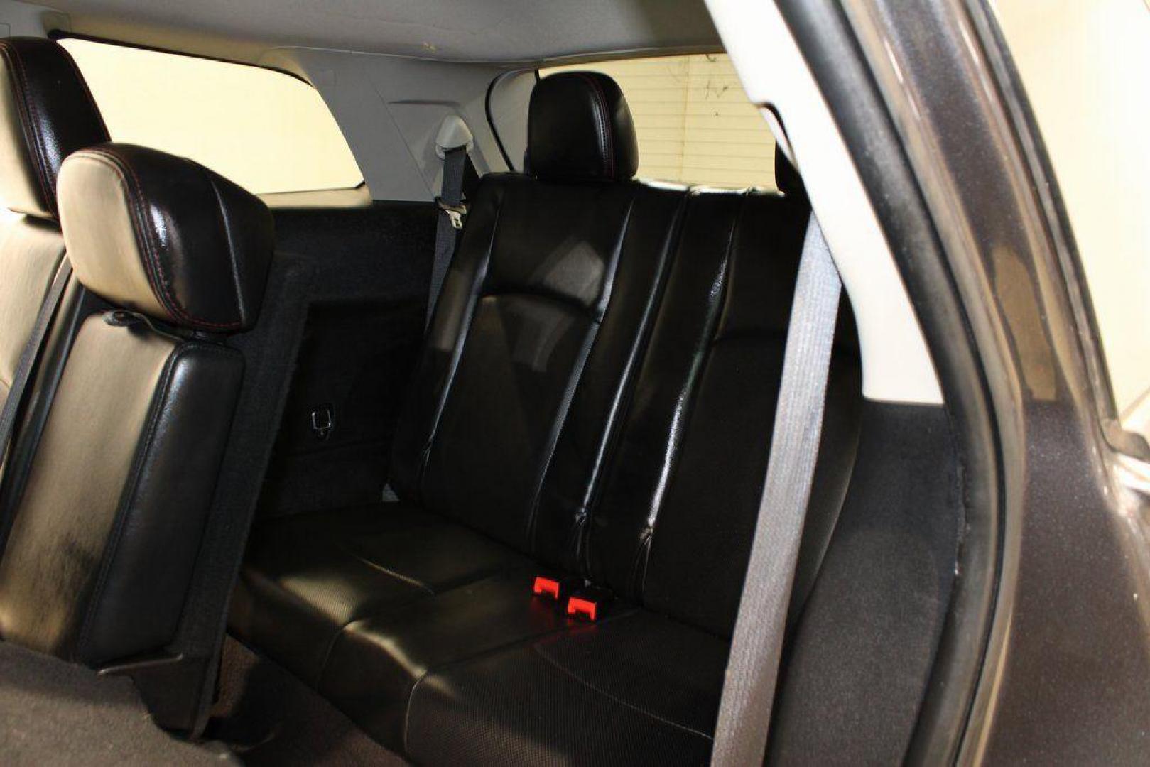 2018 Granite Crystal Metallic Clearcoat /Red Dodge Journey GT (3C4PDCEG0JT) with an 3.6L V6 24V VVT engine, Automatic transmission, located at 15300 Midway Rd., Addison, TX, 75001, (972) 702-0011, 32.958321, -96.838074 - 2018 Dodge Journey GT<br><br>Now Available at Midway Auto Group Addison, Texas<br><br>The 2018 Dodge Journey GT delivers a perfect blend of performance, comfort, and versatility. As the top trim level, the GT stands above the rest with premium interior materials, upgraded technology, and a powerful - Photo#14