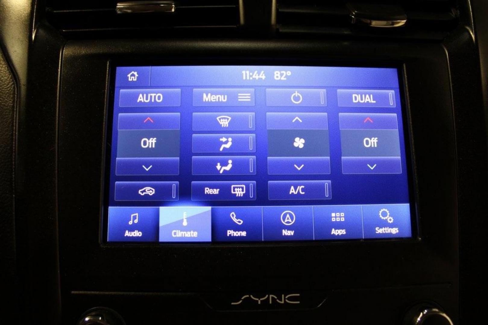 2019 Black /Light Putty Ford Fusion SE (3FA6P0HD1KR) with an 1.5L EcoBoost engine, Automatic transmission, located at 15300 Midway Rd., Addison, TX, 75001, (972) 702-0011, 32.958321, -96.838074 - Photo#17
